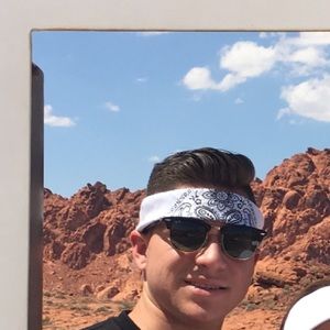 Meet your Posher, Sergio